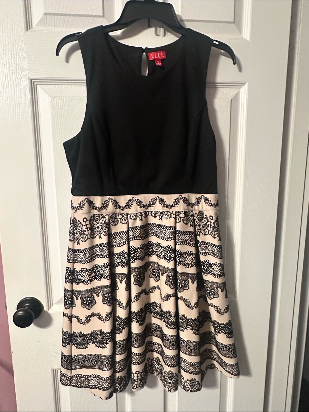 Elle Black Sleeveless Scoop Neck Dress